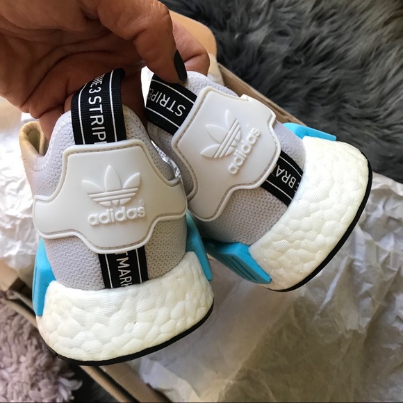 ADIDAS NMD R1 J •BRIGHT CYAN SZ 6.5 kids - Picture 4 of 10